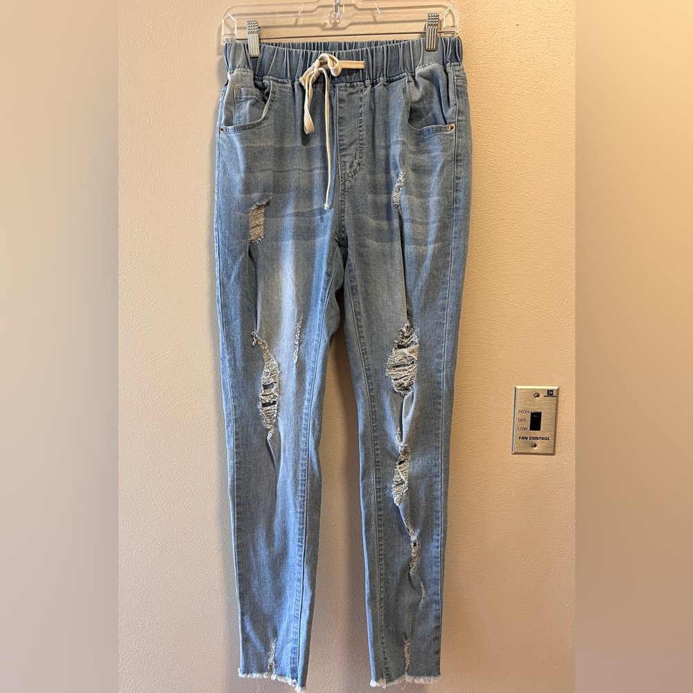 Trendy Destructed Denim Joggers with Fringe Hem - Women’s Medium - Like New